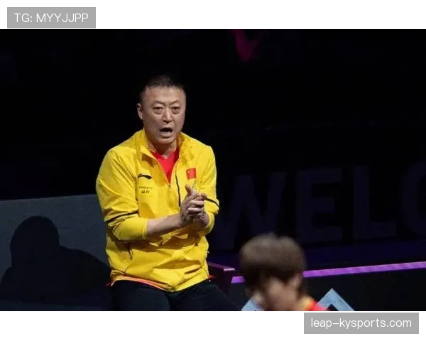 马琳家阳台种的不是花，是一片小型豪华会所，我看着银行卡先闭眼
